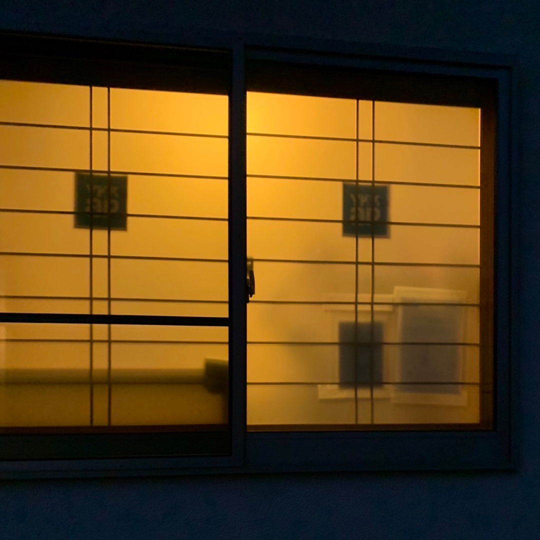 和室施工後
夜中の様子。スリ板ガラスなので外から内側が見えません